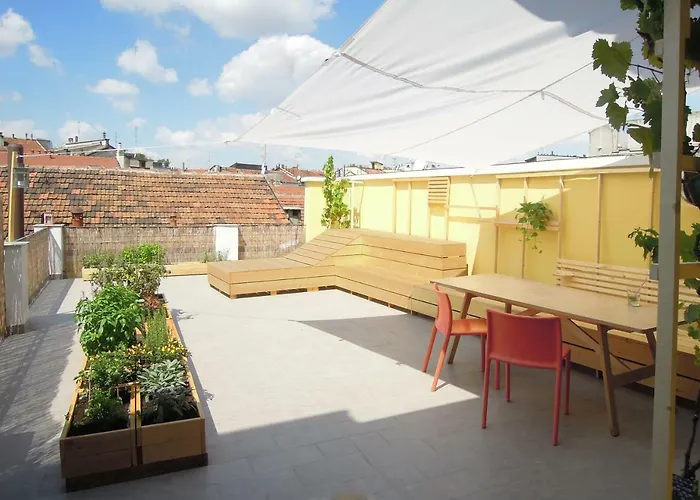Roof Terrace Flat *